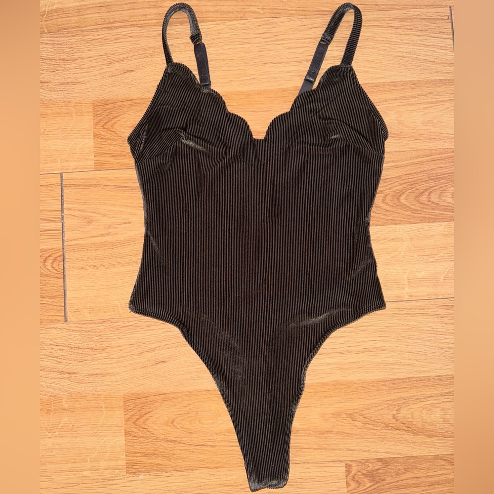 NWT UO Velvet Bodysuit